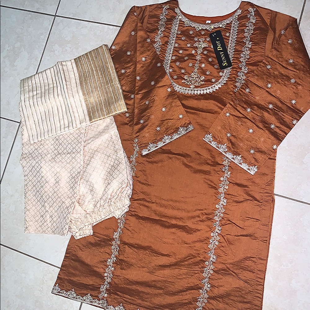 Shalwar Kameez | Desi Clothing | Pakistani/Indian
